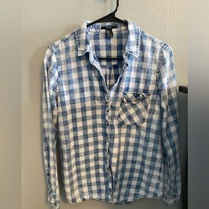 Button Up Plaid Shirt. Long Sleeves. Front Button Chest Pocket.